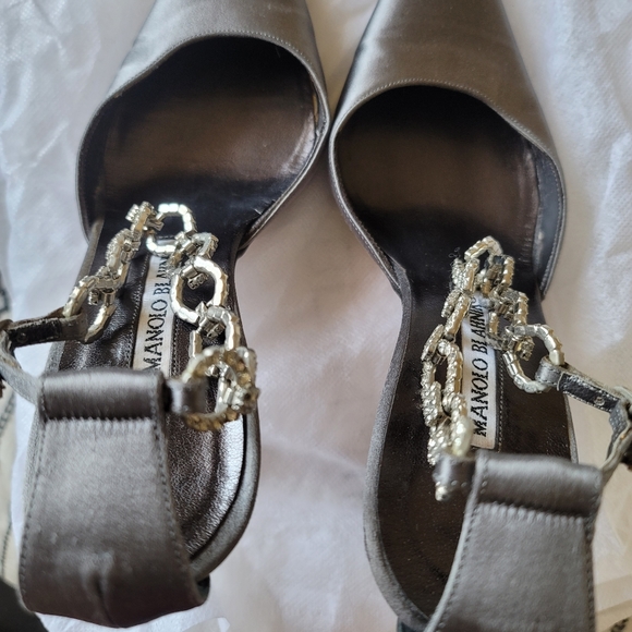 MANOLO BLAHNIK Grey Satin Crystal Embellished Pointed-Toe Heels - Picture 10 of 16
